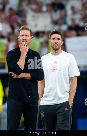 Julian Nagelsmann (Deutschland, Bundestrainer), Benjamin Glueck (Deutschland, Co-Trainer) nachdenklich, GER, Deutschland (DE) gegen Dänemark (DEN), Fussball Europameisterschaft, UEFA EURO 2024, Achtelfinale 29.06.2024 Foto: Eibner-Pressefoto/Michael Memmler Stockfoto