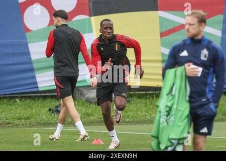 Freiberg, Deutschland. 30. Juni 2024. Der belgische Dodi Lukebakio wurde während eines Trainings der belgischen Fußballnationalmannschaft Red Devils am Sonntag, den 30. Juni 2024, in ihrem Basislager in Freiberg am Neckar während der Fußball-Europameisterschaft 2024, dargestellt. Am Montag treffen die Roten Teufel in der Achtelrunde auf Frankreich. BELGA FOTO BRUNO FAHY Credit: Belga News Agency/Alamy Live News Stockfoto