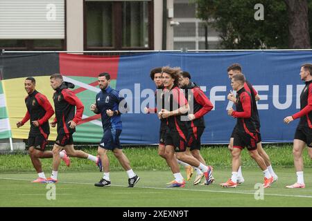 Freiberg, Deutschland. 30. Juni 2024. Die Red Devils wurden während eines Trainings der belgischen Fußballnationalmannschaft Red Devils am Sonntag, dem 30. Juni 2024, in ihrem Basislager in Freiberg am Neckar während der Fußball-Europameisterschaft 2024, dargestellt. Am Montag treffen die Roten Teufel in der Achtelrunde auf Frankreich. BELGA FOTO BRUNO FAHY Credit: Belga News Agency/Alamy Live News Stockfoto