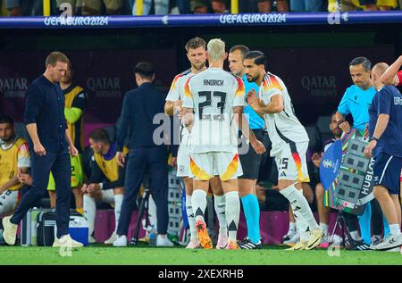 Dortmund, Deutschland. Juni 2024. Niclas Fuellkrug, DFB 9 Robert Andrich, DFB 23 Emre Can, DFB 25 DFB-Trainer Julian Nagelsmann, Bundestrainer, Nationaltrainer, im Best of 16 Spiel DEUTSCHLAND - DÄNEMARK 2-0 der UEFA-Europameisterschaften 2024 am 29. Juni 2024 in Dormund, Deutschland. Fotograf: ddp Images/STAR-Images Credit: ddp Media GmbH/Alamy Live News Stockfoto