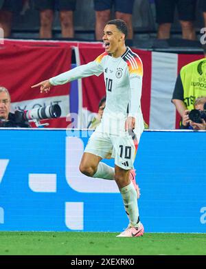 Jamal Musiala, DFB 10 feiert sein Tor, Happy, lagh, Celebration, 2-0