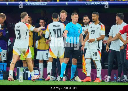 Dortmund, Deutschland. Juni 2024. Florian Wirtz, Nr. 17 DFB Benjamin Henrichs, DFB 20 DFB-Trainer Julian Nagelsmann, Bundestrainer, Jamal Musiala, DFB 10 Nationaltrainer, David Raum, DFB 3 im Best of 16-Spiel DEUTSCHLAND - DÄNEMARK 2-0 der UEFA-Europameisterschaften 2024 am 29. Juni 2024 in Dormund, Deutschland. Fotograf: ddp Images/STAR-Images Credit: ddp Media GmbH/Alamy Live News Stockfoto