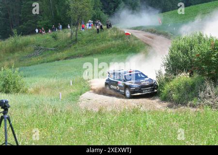 #26 Kajetan KAJETANOWICZ (POL) / Maciej SCZEPANIAK (POL), SKODA Fabia RS Rally2, Team: Kajetanowicz (POL) Motorsport, FIA WRC, 80. Rallye Polen, Rallye-Weltmeisterschaft, Polen, SS11, WP11, Czarne1, 29.06.2024 Foto: Eibner-Pressefoto/Jürgen Augst Stockfoto