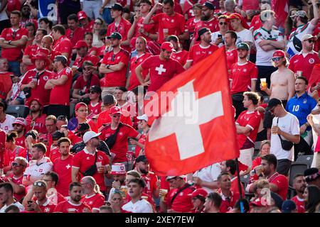 Berlin, Deutschland. Juni 2024. Die Fans der Schweiz vor dem Achtelfinale der UEFA Euro 2024 im Olympiastadion Berlin am 29. Juni 2024. (Foto: Dimitrije Vasiljevic) Credit: Dimitrije Vasiljevic/Alamy Live News Stockfoto