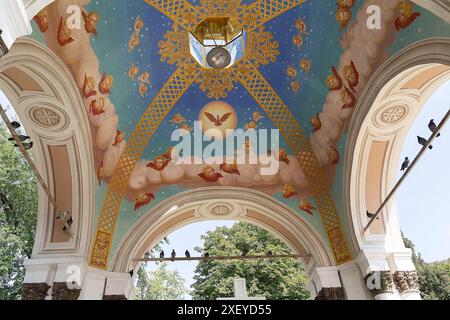 Kiew, Ukraine - 21. August 2018: Kapelle aus den Quellen des Weihwassers auf dem Territorium der St. Michaelis Kathedrale in Kiew Stockfoto