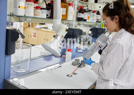 Klebstoffe Labor, Luft- und Raumfahrt, Industrie, Technologie Center, Tecnalia Forschung & Innovation, Donostia, San Sebastian, Gipuzkoa, Baskisch Stockfoto