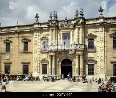 UNIVERSIDAD-ANTIGUA FABRICA DE TABACOS-PORTADA. Lage: UNIVERSIDAD. Sevilla. Sevilla. SPANIEN. Stockfoto