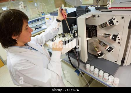 Atomabsorption. Bestimmung von Metallen in flüssigen Proben. Anorganisches Labor. Abteilung Energie und Umwelt. TECNALIA Forschung und Innovation. Stockfoto