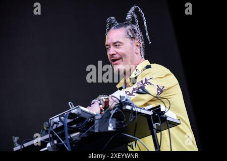 Oslo, Norwegen. Juni 2024. Die amerikanische Experimental-Rock-Band Mr. Bungle spielt ein Live-Konzert während des norwegischen Musikfestivals Tons of Rock 2024 in Oslo. Hier wird Sänger Mike Patton live auf der Bühne gesehen. Stockfoto