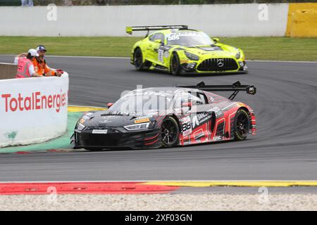 Lorenzo PATRESE (ITA) / Lorenzo FERRARI (ITA) / Leonardo MONCINI (ITA) / Glenn VAN BERLO (NDL), #88, Audi R8 LMS GT3 EVO II, Team: Tresor Attempto Racing (DEU), Motorsport, CrowdStrike 24H von Spa, Belgien, Spa-Francorchamps, 29.06.2024 Foto: Eibner-Pressefoto/Juergen Augst Stockfoto