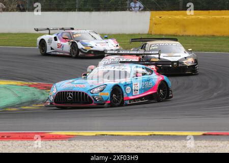 ISA AL-KHALIFA (BHR) / Martin KODRIC (HRV) / Lewis WILLIAMSON (GBR) / Nelson PANCIATICI (FRA), #60, Mercedes-AMG GT3 EVO, Team: 2 Seas Motorsport (BHR), Motorsport, CrowdStrike 24H of Spa, Belgien, Spa-Francorchamps, 29.06.2024 Foto: Eibner-Pressefoto/Juergen Augst Stockfoto