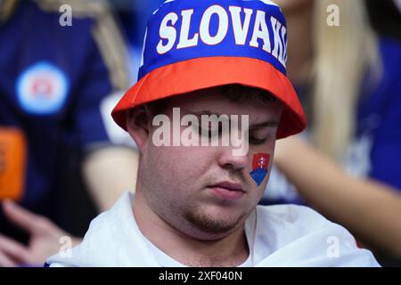 Fans beim Fußball-Europameisterspiel 2024 zwischen England und der Slowakei im Veltins-Arena Stadion in Köln - Sonntag, 30. Juni 2024. Sport - Fußball . (Foto: Fabio Ferrari/LaPresse) Credit: LaPresse/Alamy Live News Stockfoto