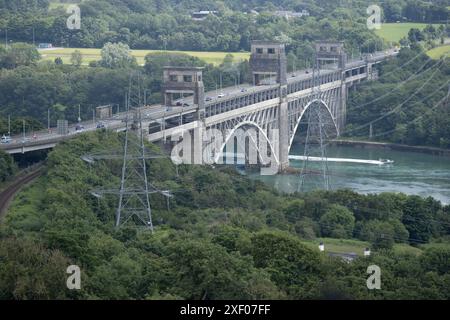 Die Britannia Bridge über die Menai Strait in Nordwales Stockfoto