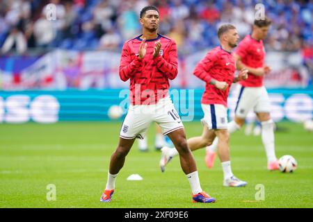 Gelsenkirchen, Deutschland. 30. Juni 2024. Jude Bellingham aus England spielte während des Achtelfinale der UEFA Euro 2024 zwischen England und der Slowakei am 30. Juni 2024 im Veltins-Arena-Stadion in Gelsenkirchen. (Foto: Sergio Ruiz/PRESSINPHOTO) Credit: PRESSINPHOTO SPORTS AGENCY/Alamy Live News Stockfoto