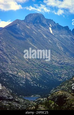 Longs Peak vom Flattop Mountain im Rocky Mountain National Park in Colorado aus gesehen Stockfoto