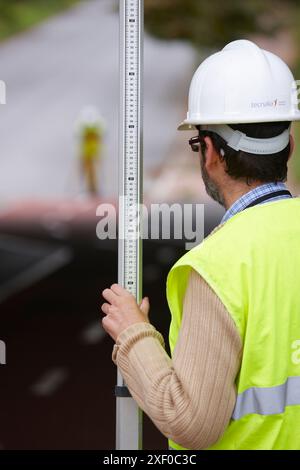 Prüflastprüfung, Surveyor, Forschung zu Baustoffen, Tecnalia Research & Innovation, Zamudio, Bizkaia, Baskenland, Spanien Stockfoto