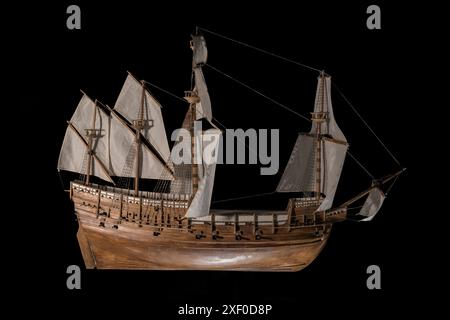 Ein Modell der Maria Rose, dem Flaggschiff von König Heinrich VIII., das 1545 in der Solent sank und 1982 wiedergefunden wurde Stockfoto