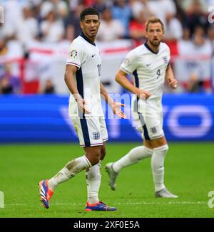 Gelsenkirchen, Deutschland. 30. Juni 2024 - England gegen Slowakei - UEFA Euro 2024 - R16 - Gelsenkirchen. Jude Bellingham gegen die Slowakei. Bild : Mark Pain / Alamy Live News Stockfoto