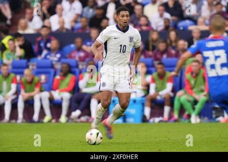 Gelsenkirchen, Deutschland. 30. Juni 2024. Englands Jude Bellingham während des Sechzehntelfinales zwischen England und der Slowakei beim Fußball-EM 2024 in Gelsenkirchen am Sonntag, den 30. Juni 2024. Sport - Fußball . (Foto: Fabio Ferrari/LaPresse) Credit: LaPresse/Alamy Live News Stockfoto