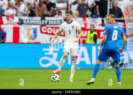 Gelsenkirchen, Deutschland. 30. Juni 2024. England-Verteidiger John Stones beim Spiel England gegen Slowakei, UEFA Euro 2024 Achtelfinale in der Arena AufSchalke, Gelsenkirchen, Deutschland am 30. Juni 2024 Credit: Every Second Media/Alamy Live News Stockfoto