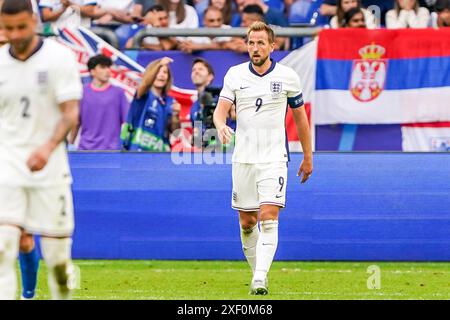 GELSENKIRCHEN, DEUTSCHLAND - JUNI 30: Harry Kane von England ist enttäuscht beim Achtelfinale der UEFA Euro 2024 in Gelsenkirchen am 30. Juni 2024. (Foto von Andre Weening/Orange Pictures) Credit: Orange Pics BV/Alamy Live News Stockfoto