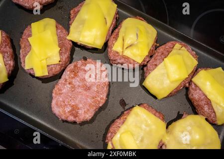 Cheeseburger, gegrillt, Mallorca, Balearen, Spanien. Stockfoto