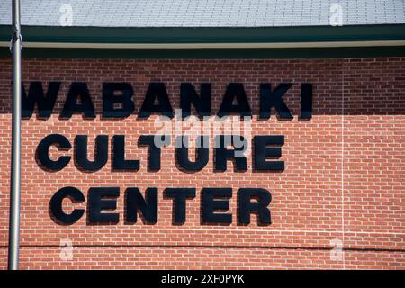 Wabanaki Culture Centre Schild an der Union Street im Zentrum von Calais, Maine, USA Stockfoto