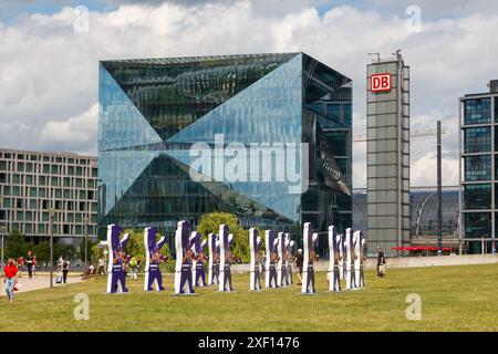 Bären, die die Länder in Deutschland für die Euro 2024 vertreten Stockfoto