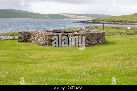 Old Scatness Broch und Iron Age Village, Shetland, Großbritannien Stockfoto