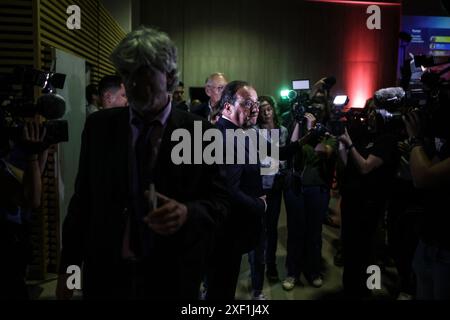 Tulle, Frankreich. 30. Juni 2024. Frankreichs ehemaliger Präsident Francois Hollande spricht vor der Presse nach der Bekanntgabe der Ergebnisse der ersten Runde der französischen Parlamentswahlen am 30. Juni 2024 in Tulle. Foto: Thibaud Moritz/ABACAPRESS. COM Credit: Abaca Press/Alamy Live News Stockfoto