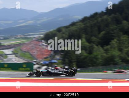Spielberg, Österreich. 30. Juni 2024. Der britische Mercedes-Pilot George Russell tritt am 30. Juni 2024 beim Formel-1-Rennen in Spielberg an. Quelle: He Canling/Xinhua/Alamy Live News Stockfoto