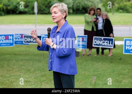 Canton, Usa. 30. Juni 2024. Energieministerin Jennifer Granholm setzt sich für Präsident Joe Biden auf einer Veranstaltung im Kanton, mir, am 30. Juni 2024 ein. Granholm trat in ihrer persönlichen Funktion als ehemalige Gouverneurin von Michigan auf. (Foto: Andrew Roth/SIPA USA) Credit: SIPA USA/Alamy Live News Stockfoto