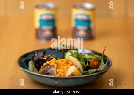 VERWENDEN SIE NUR Einen allgemeinen Überblick über das Essen in einem Morrisons Cafe, während sie sich mit Heinz Beanz zusammenschließen, um die Initiative „Frag for Henry“ Free Meals for All zu starten, die ab heute bis zum 14. Juli für die Öffentlichkeit zugänglich sein wird. Ausgabedatum: Montag, 1. Juli 2024. Stockfoto