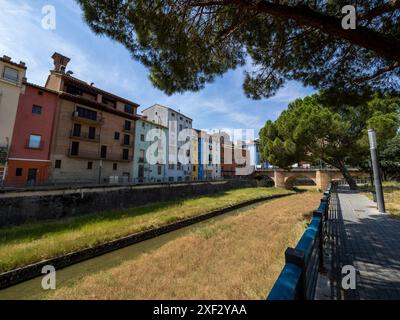 Die Stadt barbastro befindet sich in der Provinz huesca. Hauptstadt von somontano. Somontano-Weine. Weinkeller Stockfoto