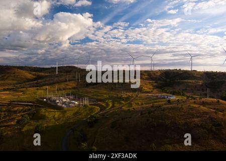 Coopers Gap Wind Farm and Substation ist ein 453 Megawatt Windpark in der Region South Burnett in Queensland Australien. Stockfoto