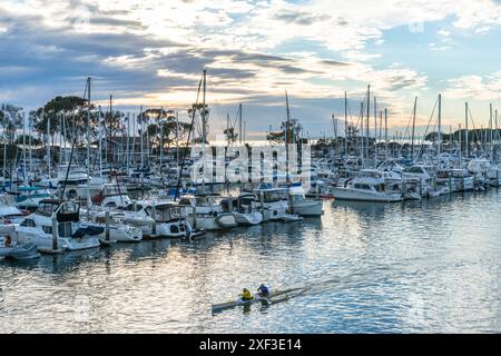 Paddler in Dana Point Harbor Stockfoto