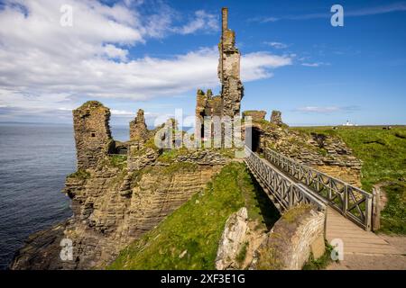 Castle Sinclair in der Bucht von Sinclair, Caithness, Schottland Stockfoto
