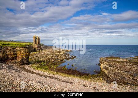 Keiss Castle in Sinclair Bay, Caithness, Schottland Stockfoto