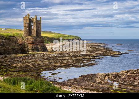 Keiss Castle in Sinclair Bay, Caithness, Schottland Stockfoto