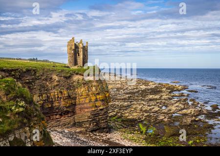 Keiss Castle in Sinclair Bay, Caithness, Schottland Stockfoto