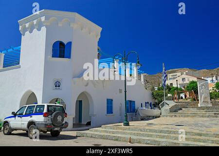 Polizeirevier, von den Italienern während der Besatzung im razionalismo Stil, Tilos, Dodecanese Inseln, südliche Ägäis, Griechenland gebaut. Stockfoto