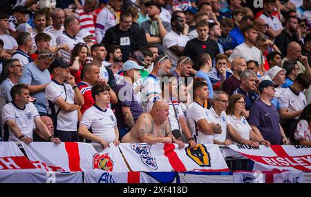 Gelsenkirchen, Deutschland. 30. Juni 2024. Fans von England England England - Slowakei England - Slowakei 30.06.2024 Credit: Moritz Müller/Alamy Live News Stockfoto