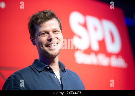 05. April 2024, Bremen: Falk Wagner von der SPD-Bundestagsfraktion für das Land Bremen bei einer Veranstaltung der SPD Bremen anlässlich ihres 160-jährigen Bestehens. Foto: Sina Schuldt/dpa Stockfoto