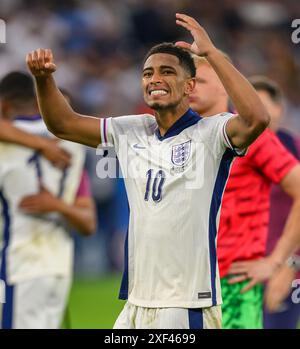 Gelsenkirchen, Deutschland. 30. Juni 2024 - England gegen Slowakei - UEFA Euro 2024 - R16 - Gelsenkirchen. Jude Bellingham beim letzten Pfiff. Bild : Mark Pain / Alamy Live News Stockfoto