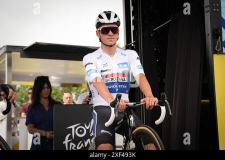 Piacenza, Italien. Juli 2024. Remco Evenepoel (Soudal Quick Step) zu Beginn der Tour de France Stage 3 von Piacenza nach Turin im Viale Malta - Sport, Radfahren - Piacenza, Italien - Montag, 1. Juli 2024 (Foto: Massimo Paolone/LaPresse) Credit: LaPresse/Alamy Live News Stockfoto