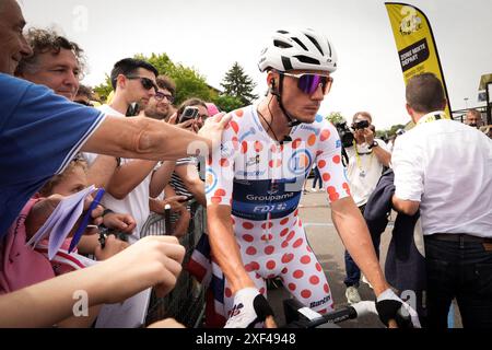 Piacenza, Italien. Juli 2024. Valentin Madouas (Groupama FDJ) zu Beginn der Tour de France Stage 3 von Piacenza nach Turin im Viale Malta - Sport, Radfahren - Piacenza, Italien - Montag, 1. Juli 2024 (Foto: Massimo Paolone/LaPresse) Credit: LaPresse/Alamy Live News Stockfoto