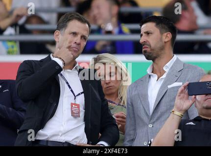 firo : 14.06.2024, Fußball: UEFA EURO 2024, EM, Europameisterschaft 2024, Gruppenphase, M01, Match 01, Eröffnungsspiel, GER, Deutschland - SCO, Schottland 5:1 Oliver Bierhoff (L) und Sami Khedira in der Tribüne Stockfoto