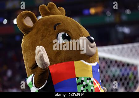 Köln, Deutschland. 30. Juni 2024. Mascotte bei der UEFA Euro 2024 im Achtelfinale zwischen Spanien und Georgien am 30. Juni 2024 im Kölner Stadion in Köln. Quelle: Marco Canoniero/Alamy Live News Stockfoto