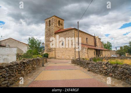 Kirche San Miguel Arcangel. Pinilla del Valle, Provinz Madrid, Spanien. Stockfoto