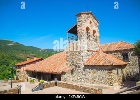 Kirche. Puebla de la Sierra, Provinz Madrid, Spanien. Stockfoto